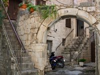 old-mediteranean-city-house.jpg