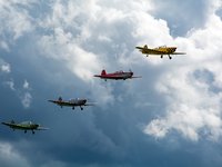 aircraft-flying-in-formation.jpg