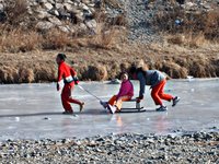 children-playing-ice.jpg