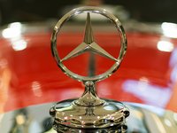 classic-mercedes-benz-detail.jpg